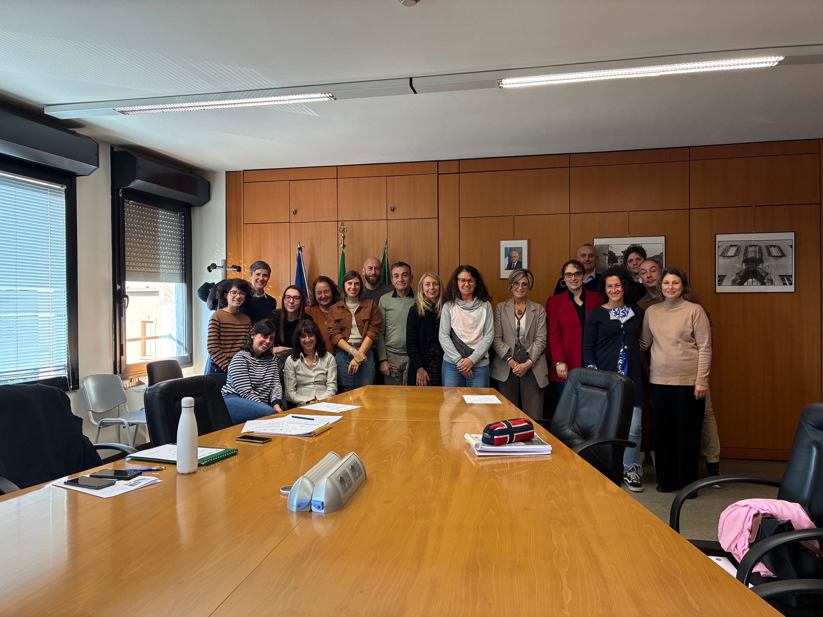 Immagine che raffigura Formazione in Lingua dei segni italiana: concluso il corso organizzato dalla Provincia di Lecco e Ens